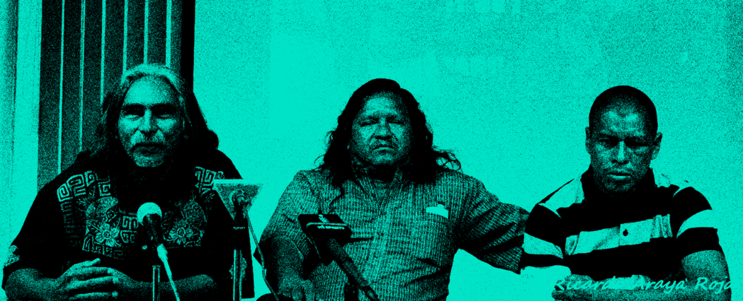 Conferencia de prensa realizada en el 2013 en la Universidad de Costa Rica denunciando amenazas de muerte e intentos de homicidio. De izquierda a derecha Pablo Sibar, Sergio Rojas (1959-2019) y Yehry Rivera (1974-2020)