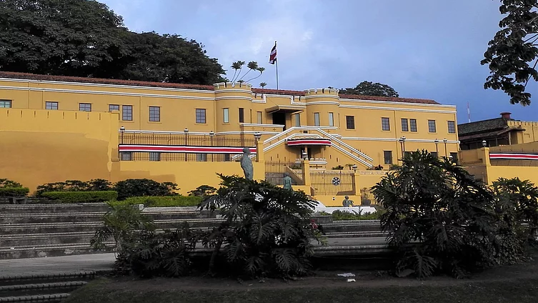Museo Nacional de Costa Rica y Plaza de la Democracia y de la Abolición del Ejército
